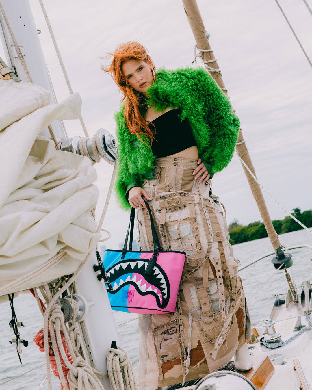 SPRAYGROUND® TOTE CANDY CLASH SHARK CENTRAL TOTE