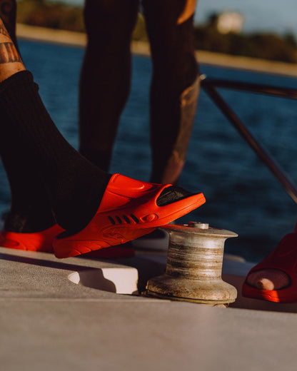 SPRAYGROUND® FOOTWEAR SHARKSLIDE: RED