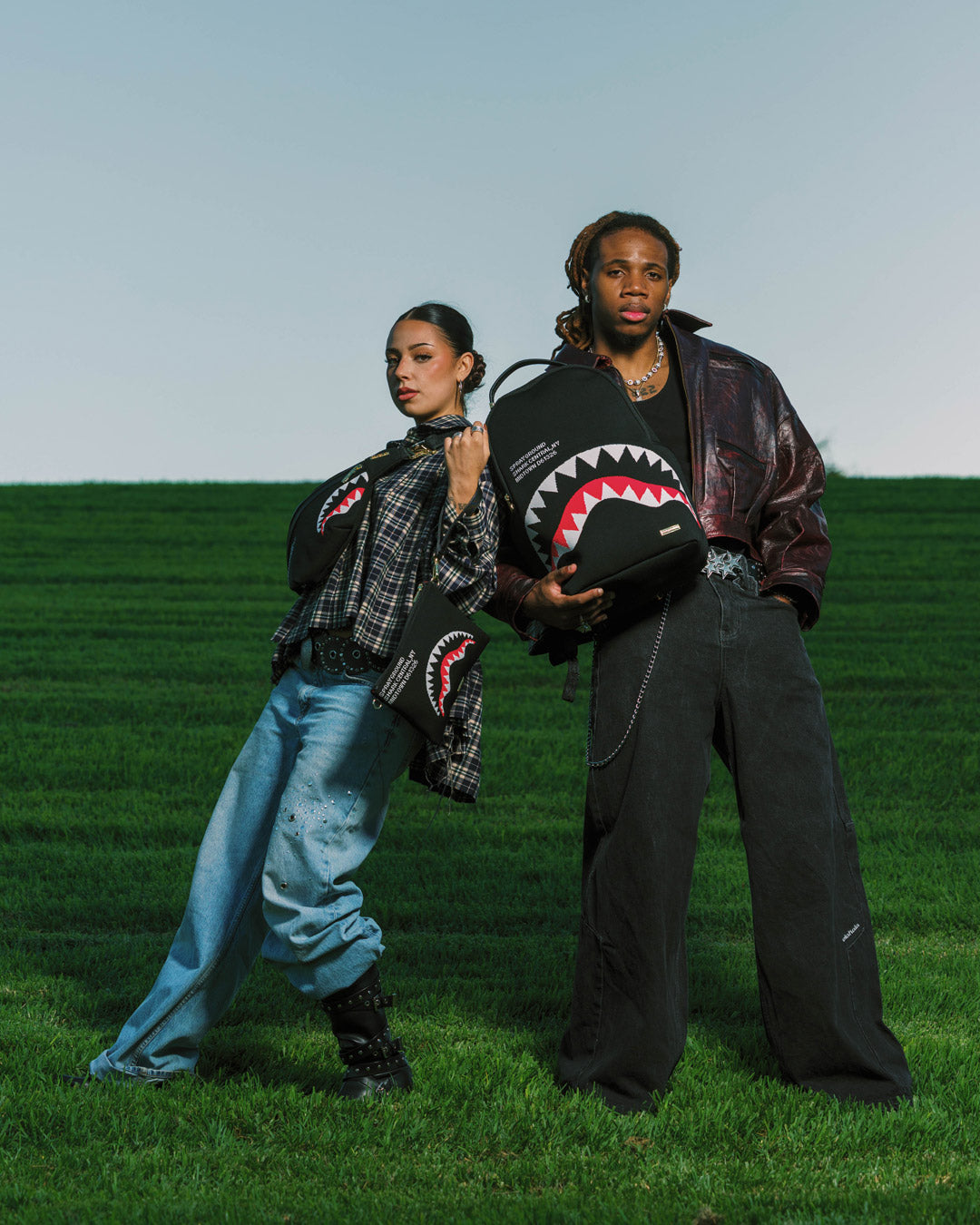 SPRAYGROUND® POUCHETTE SHARK CENTRAL KNIT CROSSOVER CLUTCH