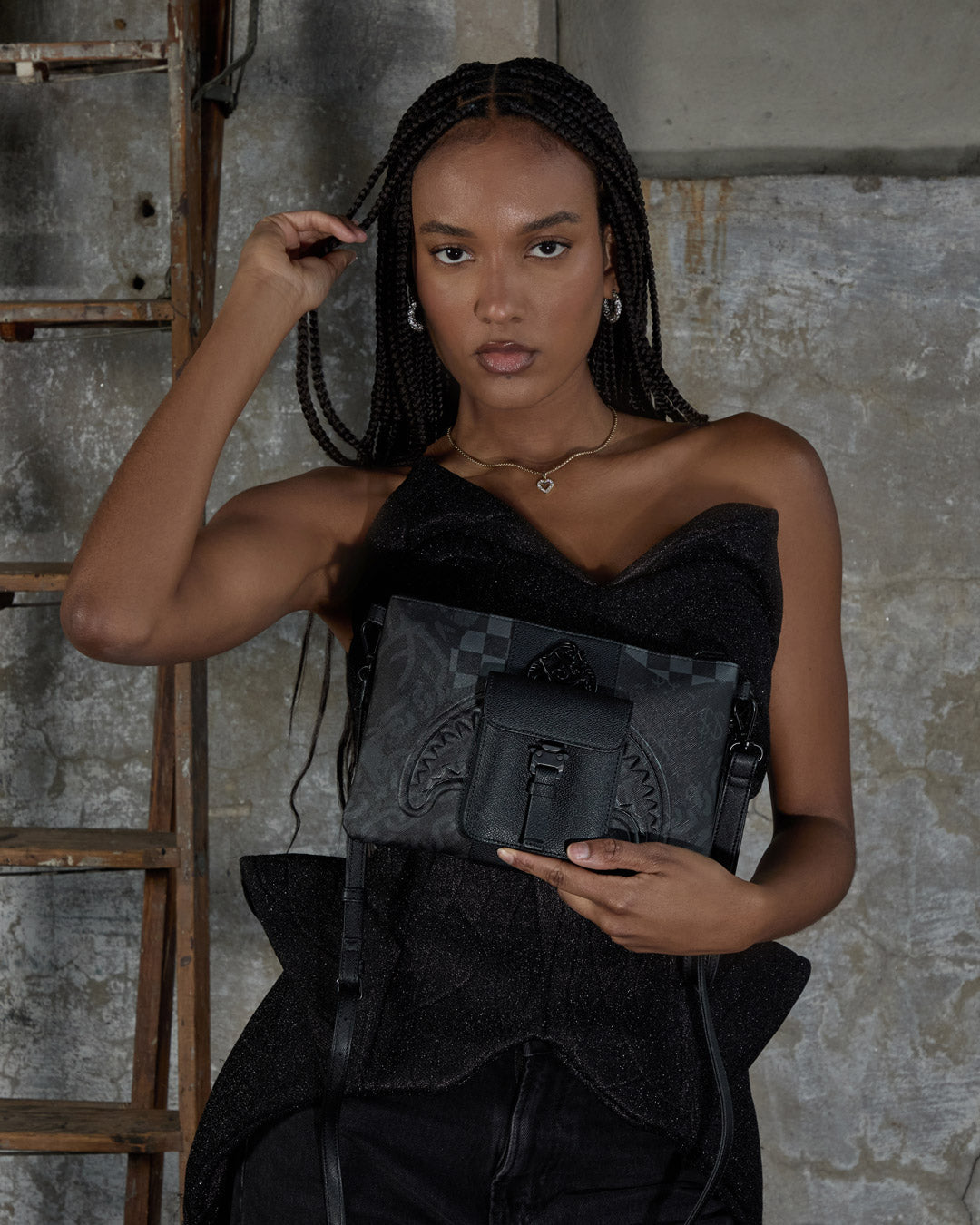 SPRAYGROUND® POUCHETTE 4AM MIXUP V2 CROSSOVER CLUTCH