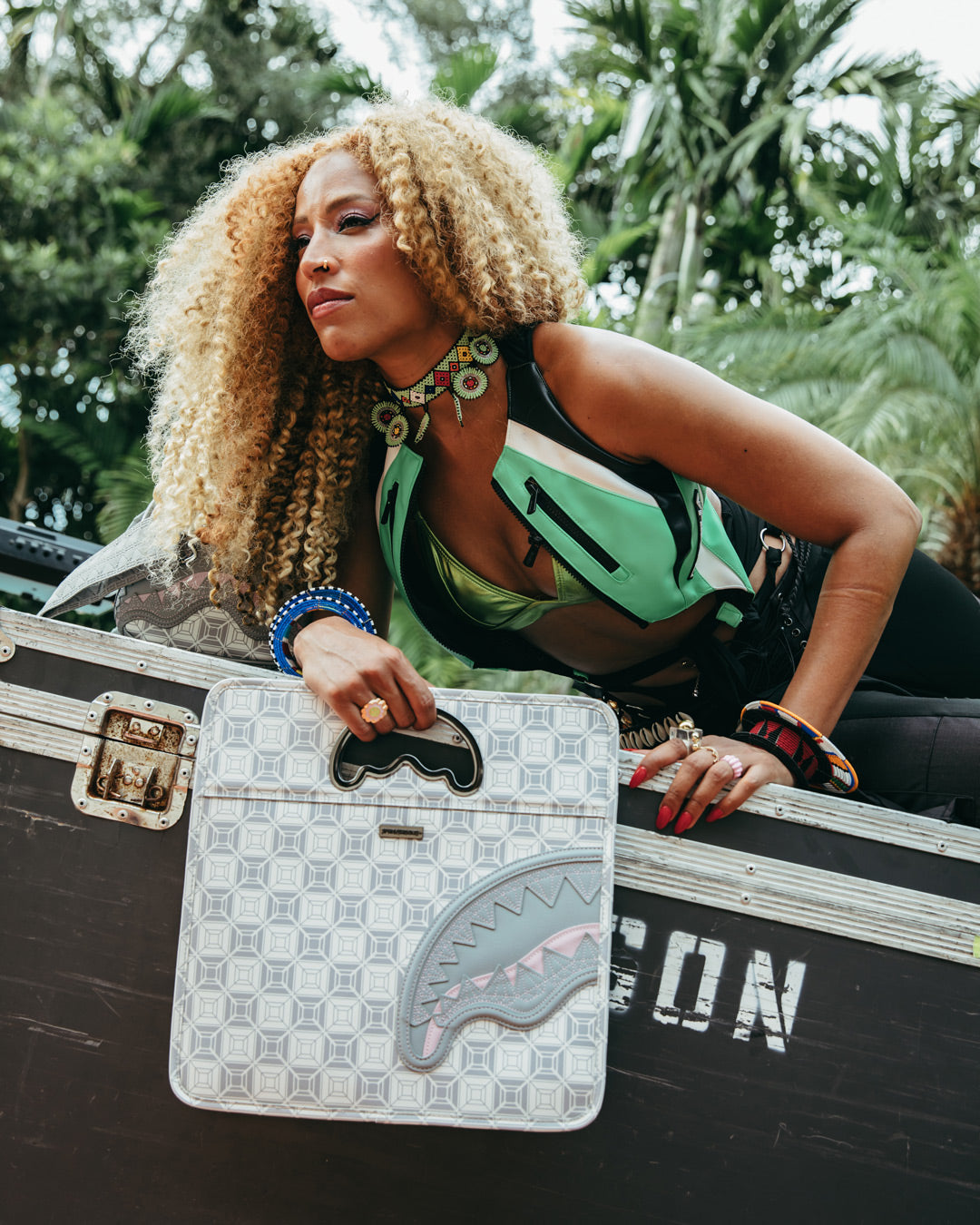 SPRAYGROUND® HANDBAG A.I.8 AFRICAN INTELLIGENCE BOOKED & BUSY CITY SAVVY HANDBAG