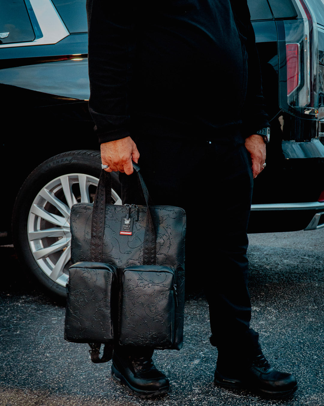 SPRAYGROUND® SLING JAMES FIRST CLASS MESSENGER BAG