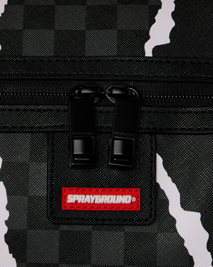 SPRAYGROUND® DUFFLE SHARK SLASH DUFFLE
