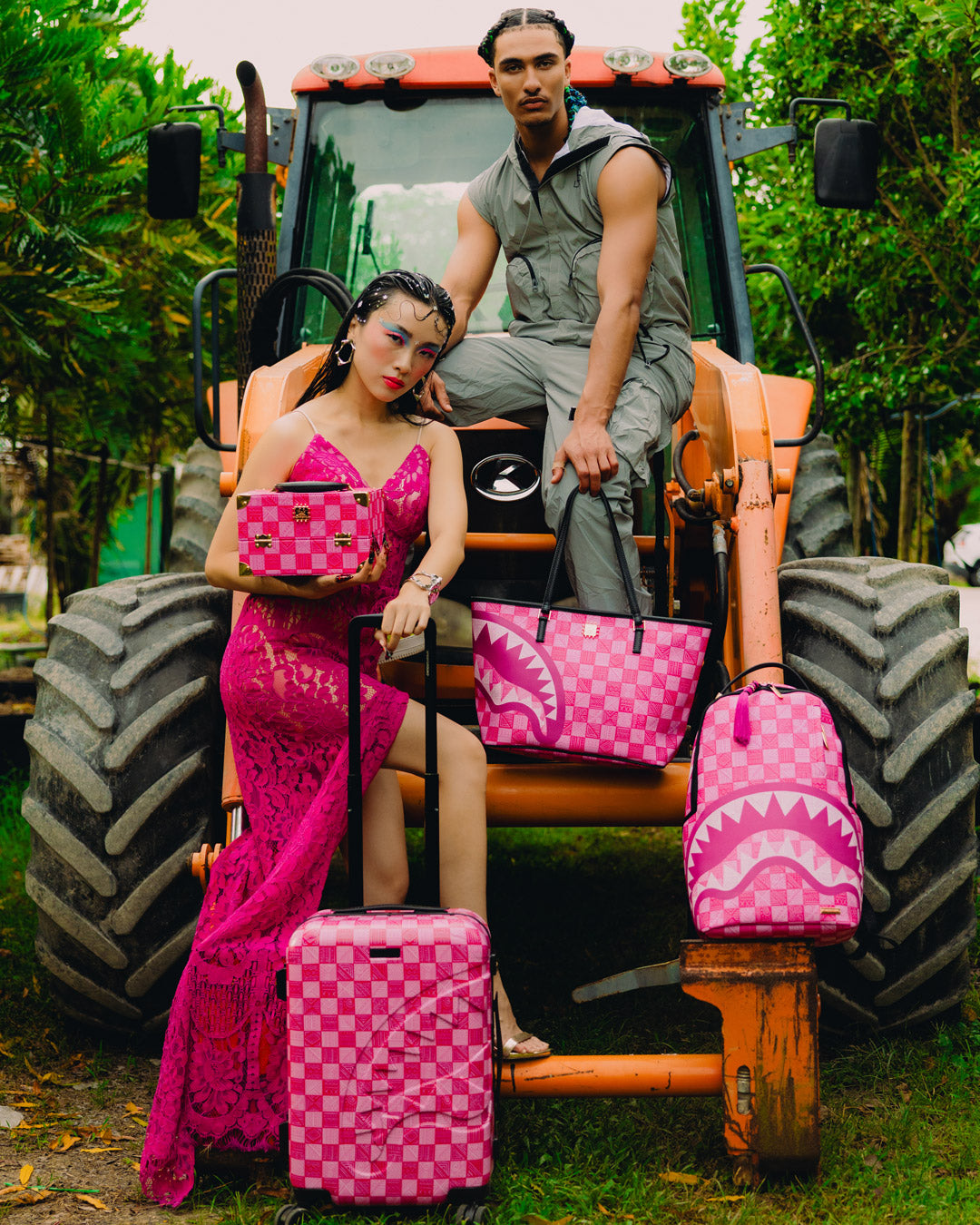 SPRAYGROUND® JEWELRY CASE A.I. AFRICAN INTELLIGENCE THE SUNSET RESET JEWELRY CASE - SANDFLOWER COLLAB