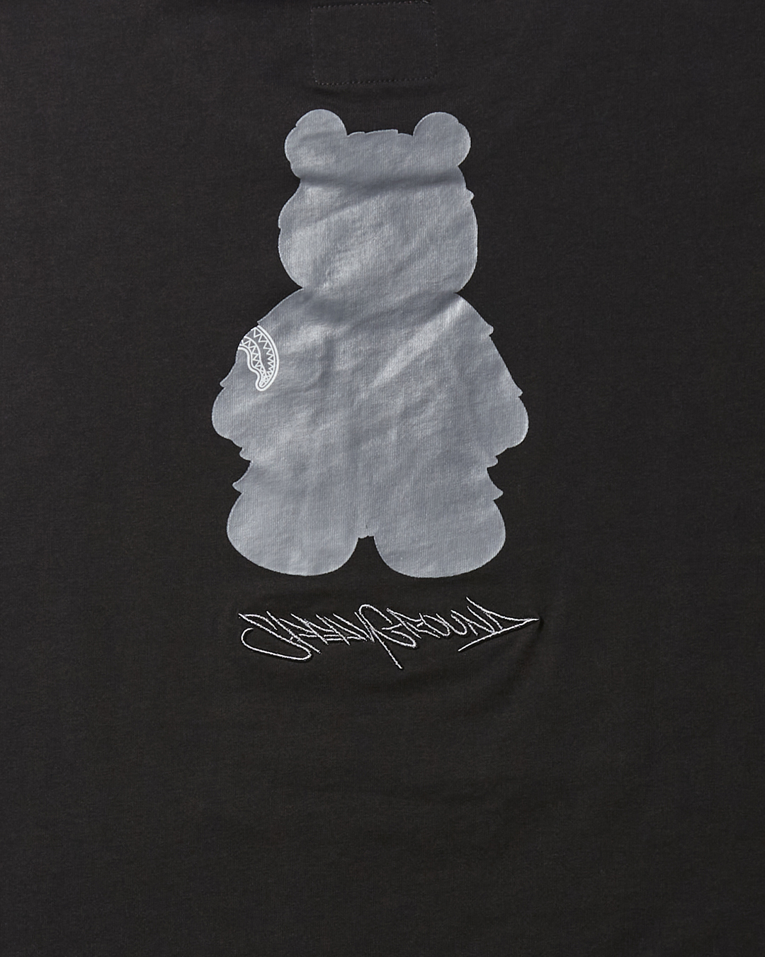 SPRAYGROUND® APPAREL SHORT SLEEVE GRAPHIC MONEY BEAR T-SHIRT (BLACK)