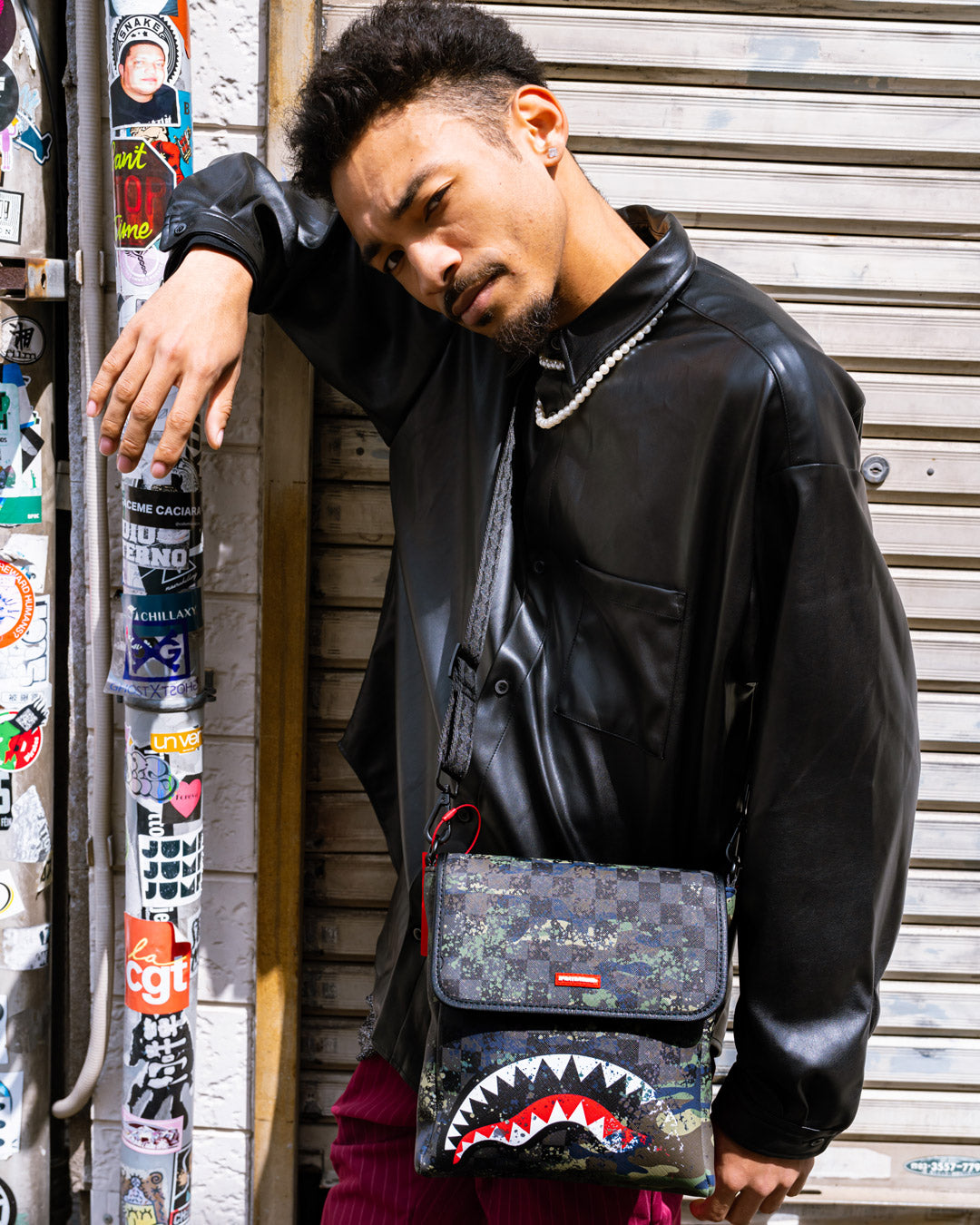 SPRAYGROUND® SLING CAMO SPLASH MESSENGER SLING