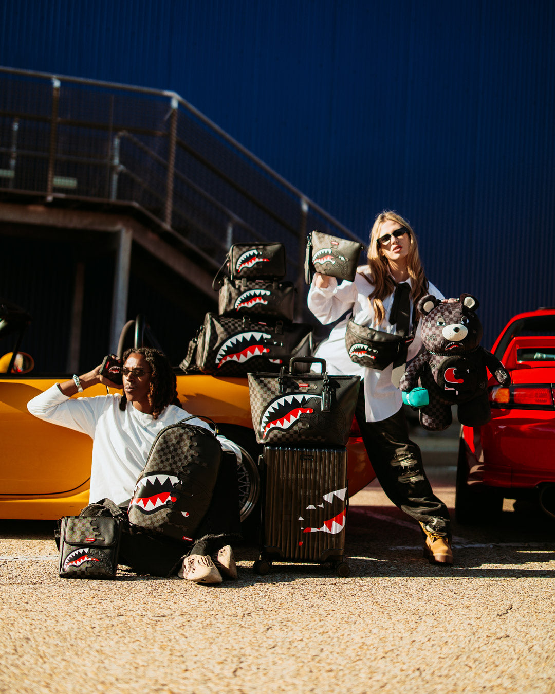 SPRAYGROUND® POUCHETTE UNFINISHED SHARK CROSSOVER CLUTCH